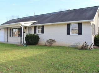 9 Brewster St, Hanover, PA 17331