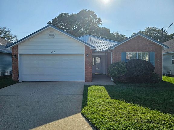 2nd image of 906 Lauderhill Ln