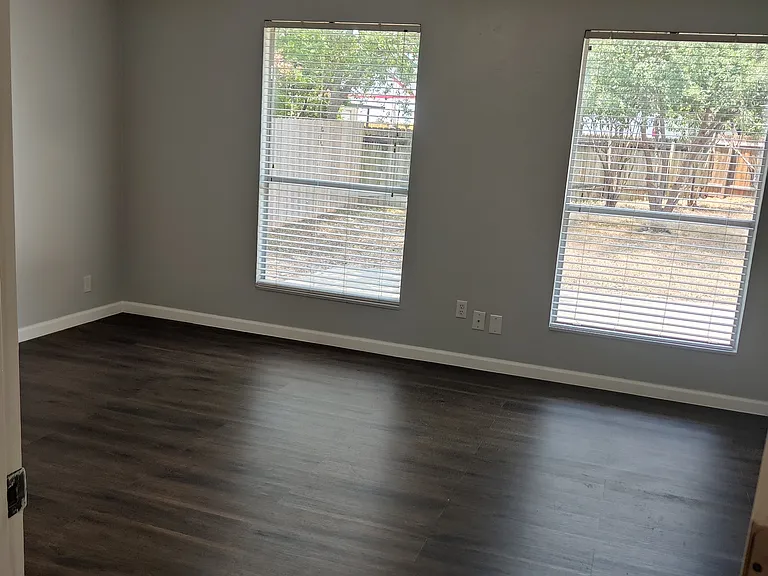 10204 Doc Holliday Trl — Photo 11