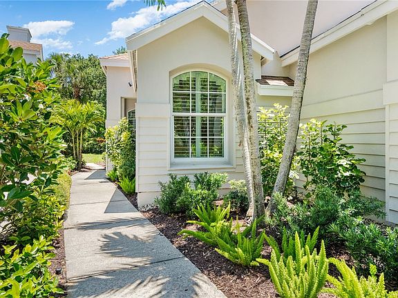 2nd image of 8853 Lakeside Cir