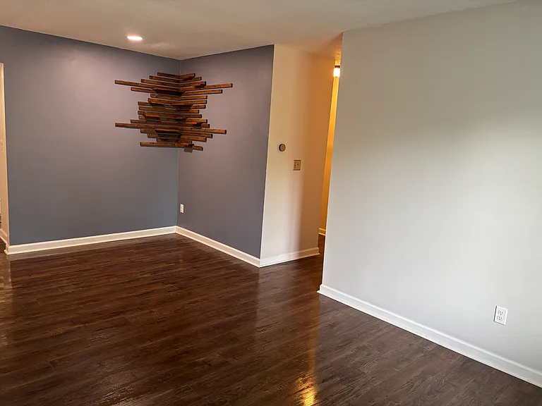 512 Woodland Ct — Photo 3
