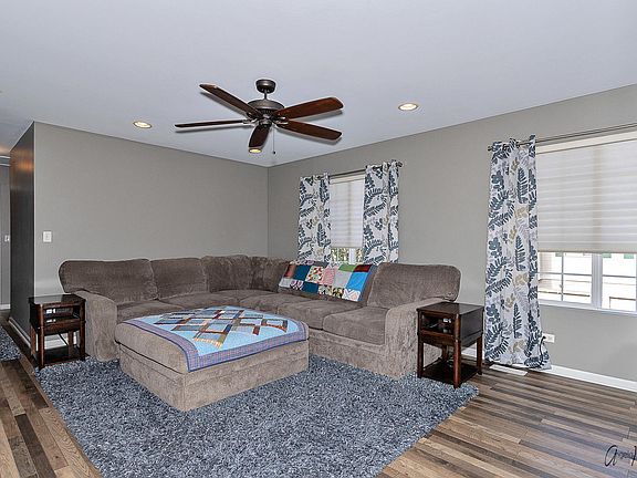 5th image of 601 Windsor Dr