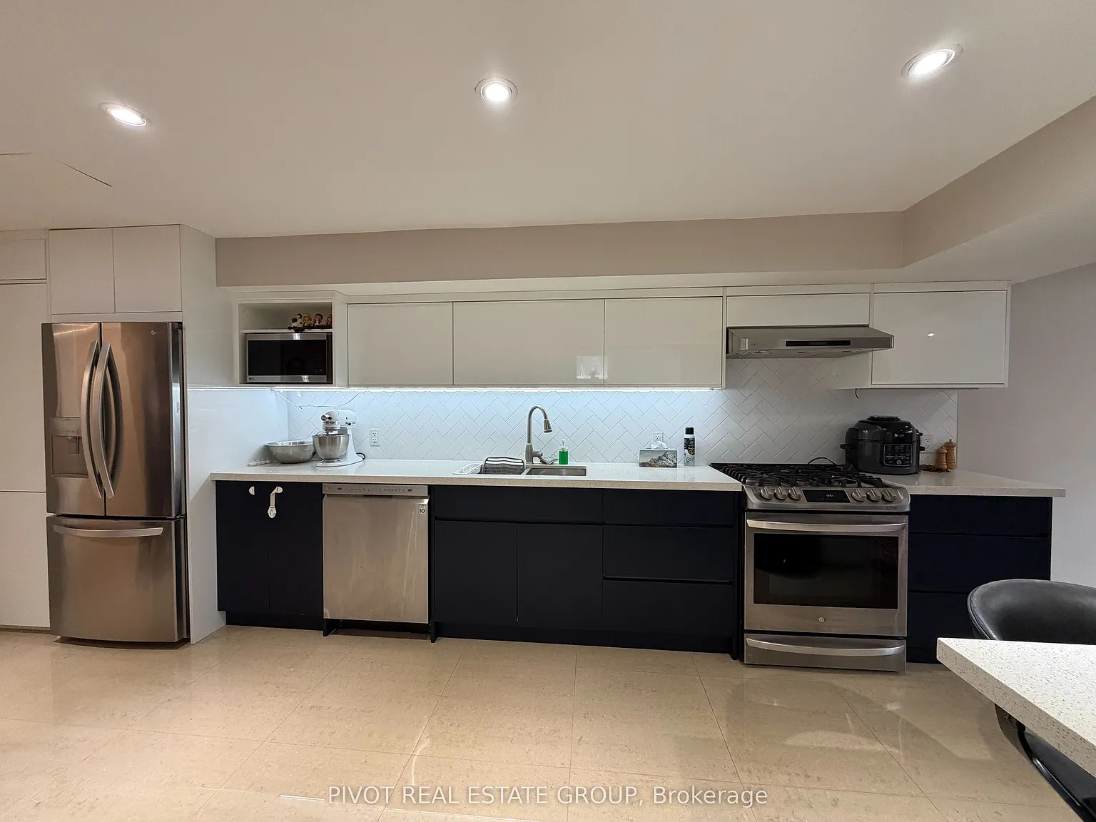 2 bed, $2,500 — Photo 1