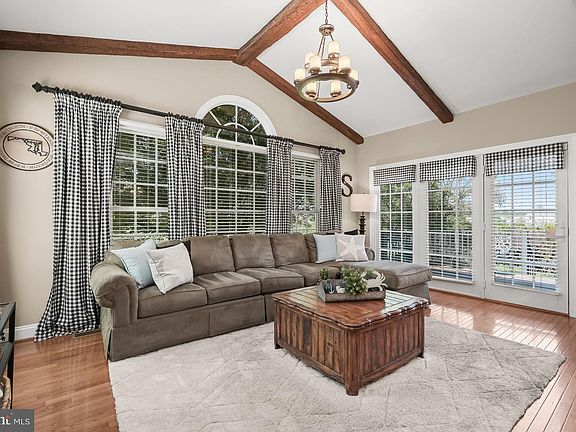 5th image of 15332 Doe Hill Ct