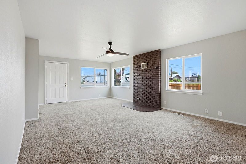 5th image of 502 W Washington Avenue