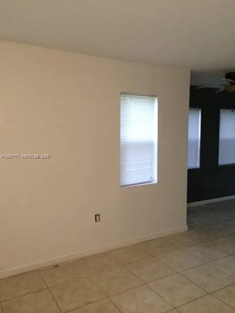 Taft Villas Condo — Photo 3