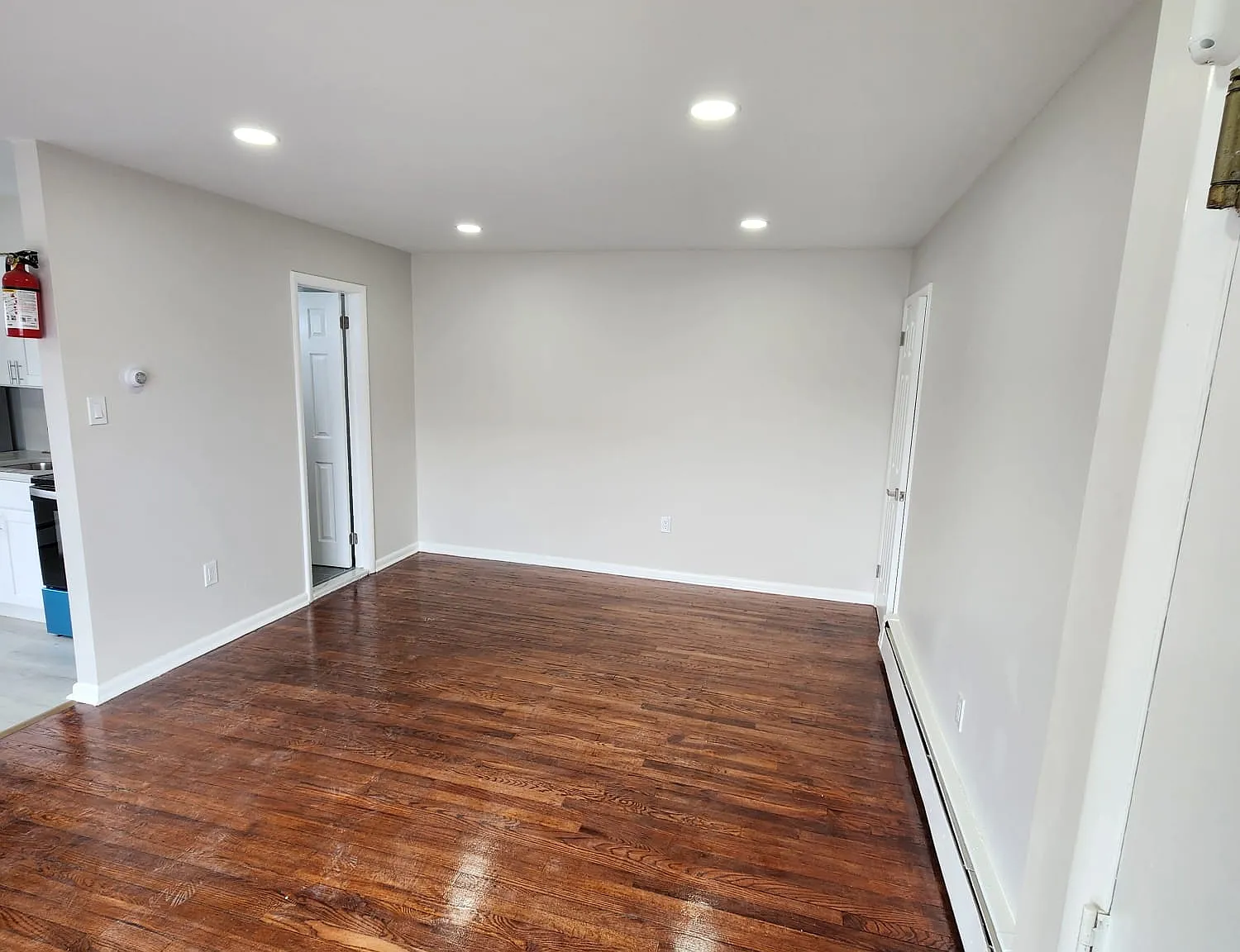 Studio, 650 sqft, $1,400 — Photo 2