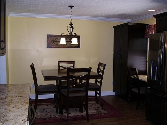 4th image of 1057 Twilight Dr