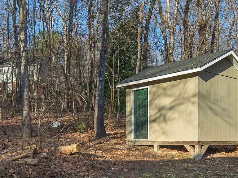 515 Brent Rd — Photo 2