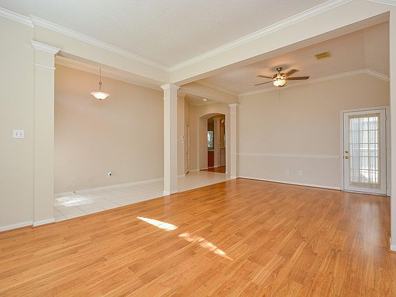 3rd image of 522 Calloway Dr