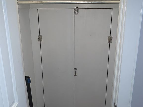 3rd image of 8142 Greystone East Cir
