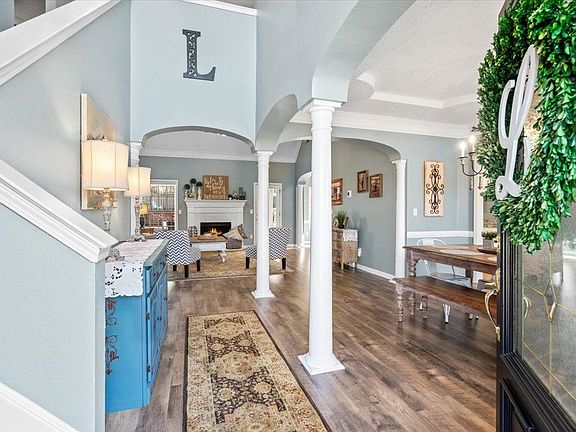 4th image of 111 Cottonwood Cir S