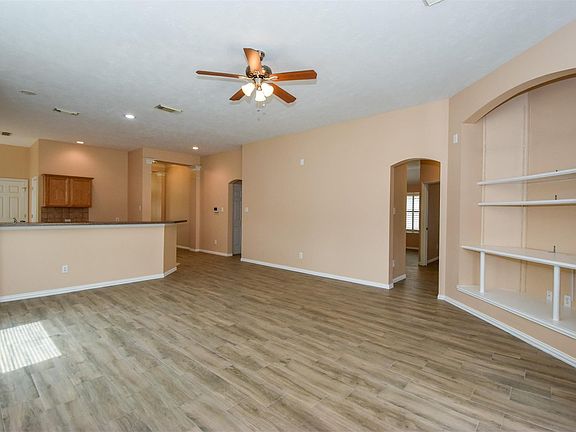2nd image of 7514 Clairson Ln
