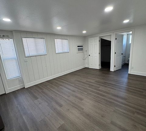 3rd image of 720 Brighton Ave #9