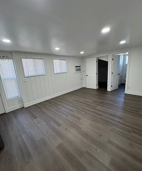 720 Brighton Ave #9 — Photo 3