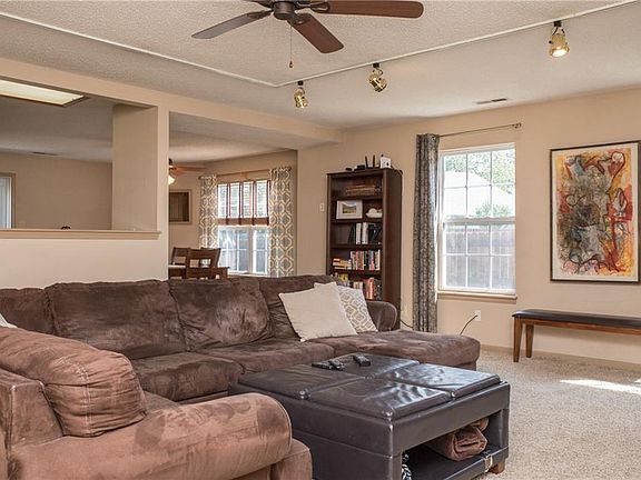 5th image of 2001 Meadowlark Ln
