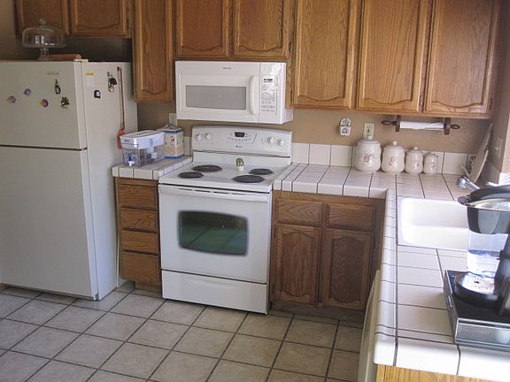 2nd image of 1451 Tennis Ln
