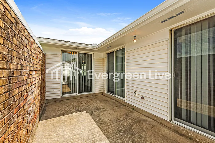 5919 Troy Villa Blvd — Photo 14