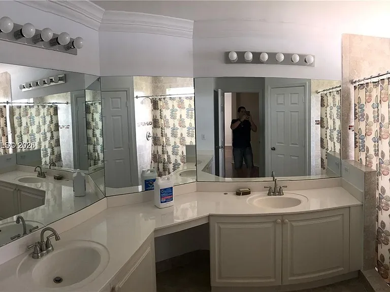7129 Crescent Creek Way — Photo 6
