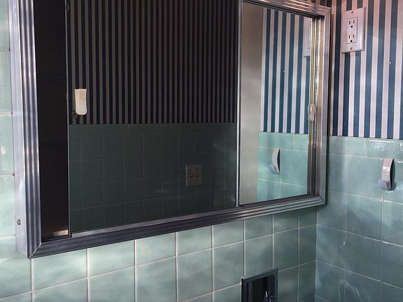 5th image of 6037 W Belmont Ave APT 2R
