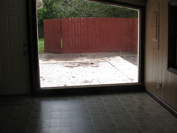 3rd image of 818 N 47th Ave