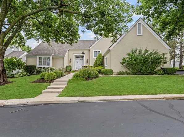 11221 Granada Ln, Leawood, KS 66211