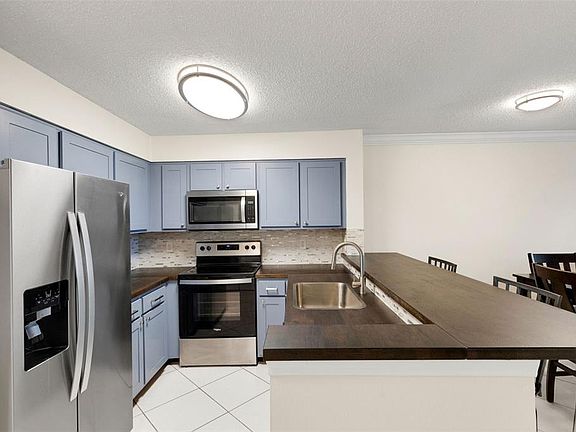 4th image of 2400 Feather Sound Dr APT 924