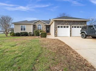 182 S Gibbs Rd, Mooresville, NC 28117