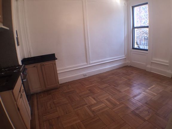 4th image of 151 E 19th St APT 32