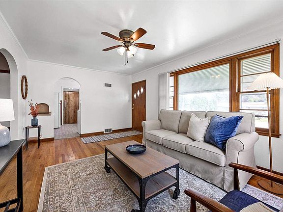 5th image of 2414 Bowling St SW