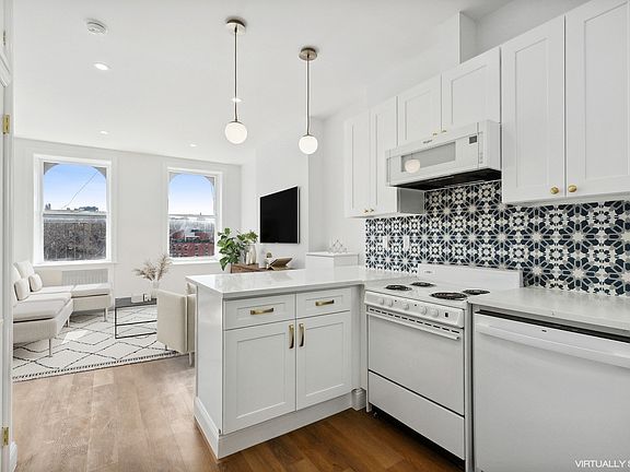 3rd image of 11 Carmine St APT 5B