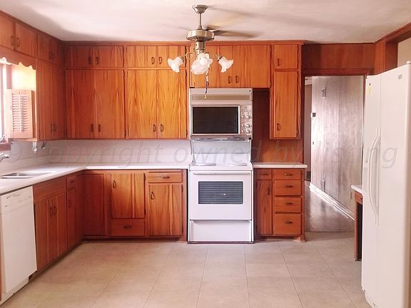 3rd image of 2122 Mary Ellen St