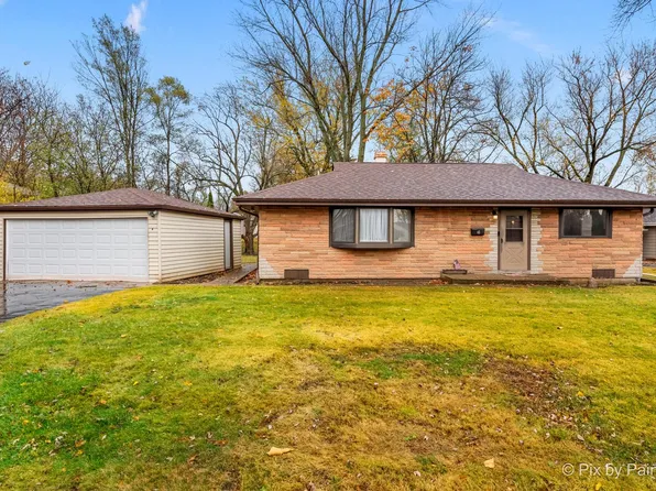 45 Golfview Rd, Lake Zurich, IL 60047