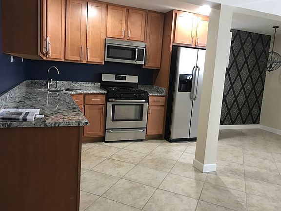 5th image of 3249 W Hirsch St APT 101
