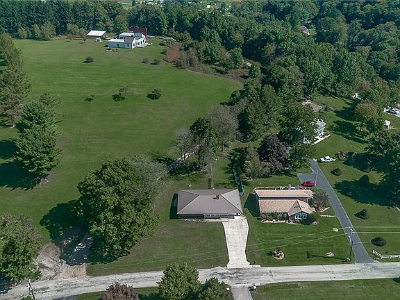 5th image of 93 McHenry Rd