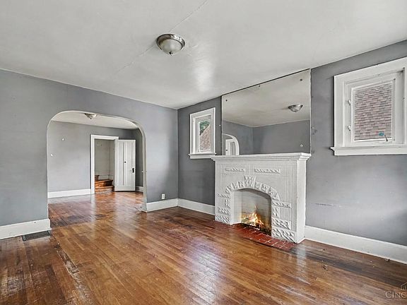 4th image of 4112 Vinedale Ave