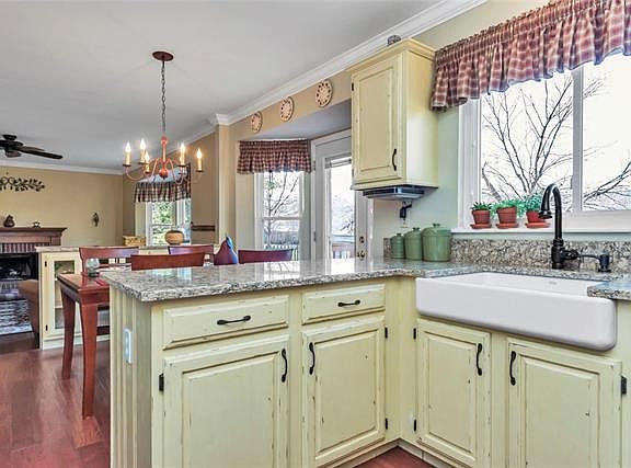 3rd image of 529 Nantucket Springs Dr