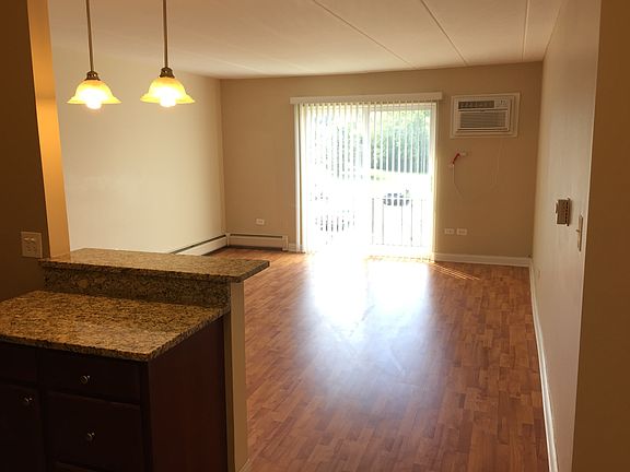 2nd image of 580 Lawrence Ave APT 205
