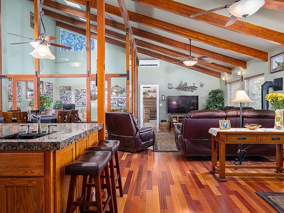 3rd image of 5440 Oak Leaf Cir