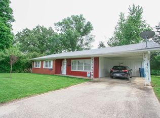 407 William St, Carmi, IL 62821