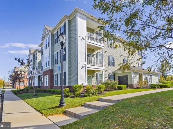 30 Foulkes Ln APT 34, Chesterfield, NJ 08515