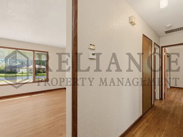 4853 S Madison Ave — Photo 25