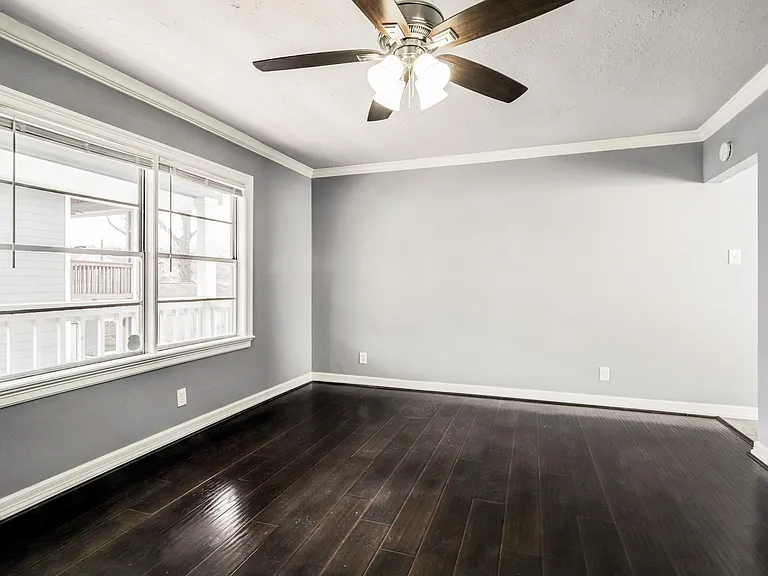 731 Columbia St #3 — Photo 2