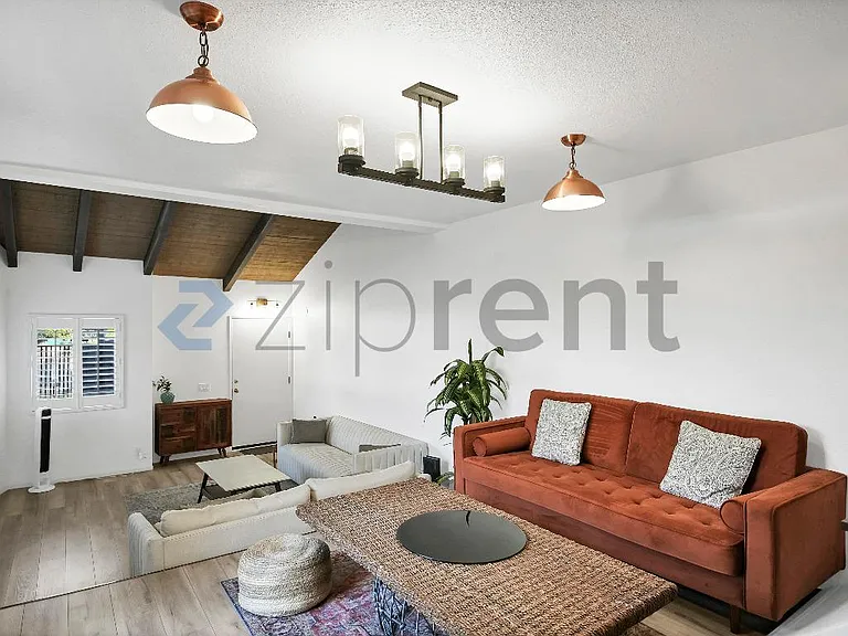 10444 Canoga Ave #40 — Photo 8