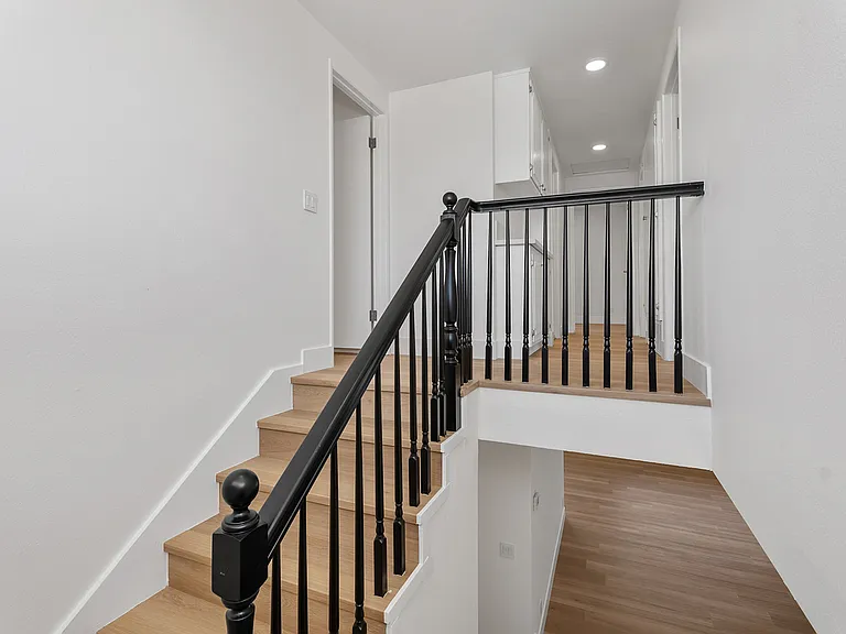4051 Mistral Dr — Photo 19