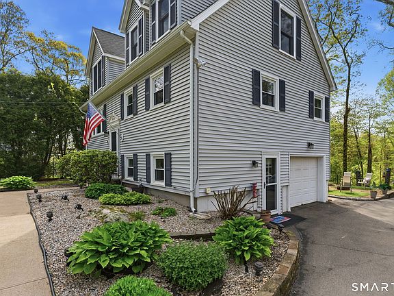 3rd image of 25 Forest Road