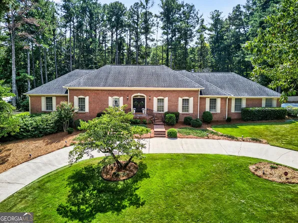 285 Dix Lee On Dr, Fayetteville, GA 30214