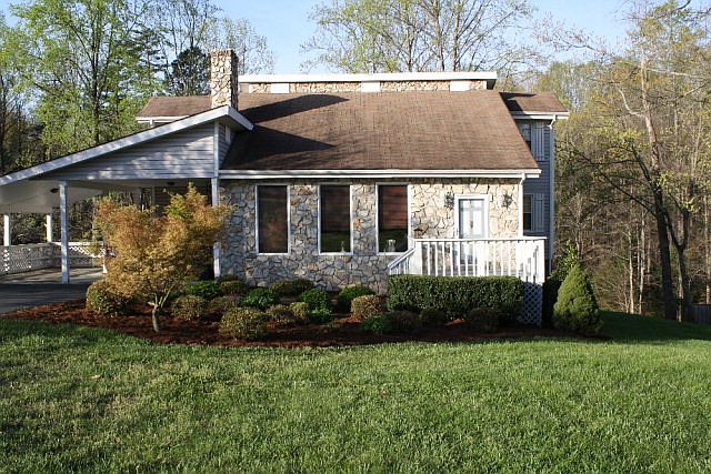 1st image of 111 Turner Ashby Ct