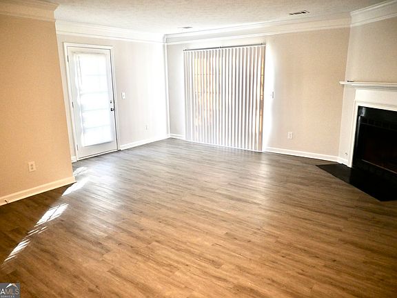 3rd image of 1851 Grant Ct NW