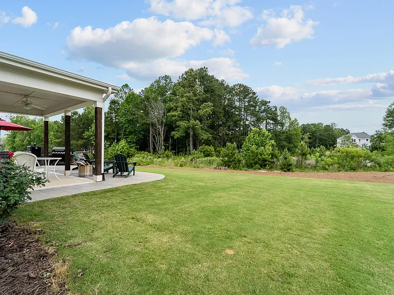 130 Amelia Dr — Photo 15